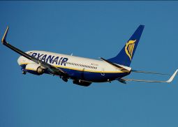 Методы найма авиакомпании Ryanair подвергнутся тщательной проверке