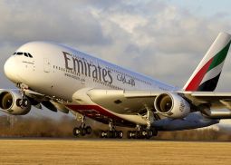 Авиакомпания Emirates ввела дополнительную плату