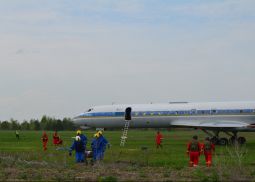 В аэропорту Оренбурга прошли пожарно-тактические учения