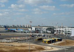 Захват египетского самолета обострил проблему безопасности в аэропортах
