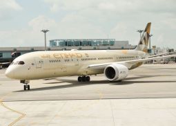 Etihad Airways предлагает скидки до 50% при условии раннего бронирования