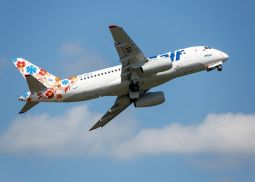 «ЮТэйр» начинает полеты на лайнерах SuperJet 100