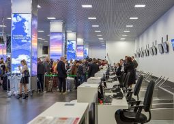 В трех столичных аэропортах ужесточили правила пребывания пассажиров