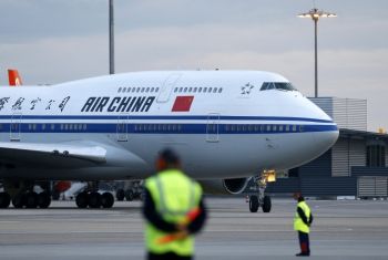 Клиентов Air China испугали бомбой на борту самолета